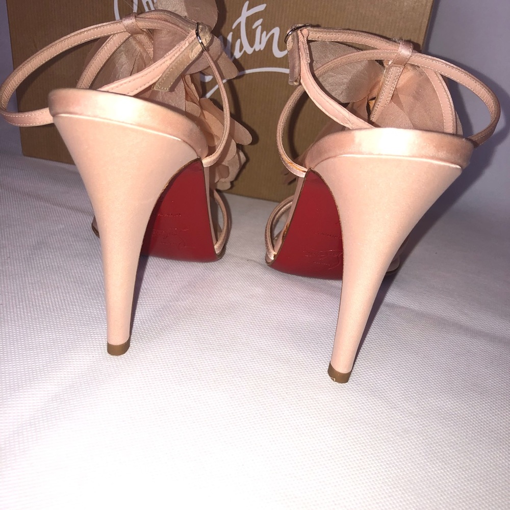 Christian Louboutin Soft Pink Sandal - Picture 13 of 13